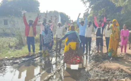 भुसावर के बारौली गांव: रास्ते में भरा कीचड़ और जलभराव से ग्रामीणों की परेशानी बढ़ी, प्रशासन से तत्काल समाधान की मांग