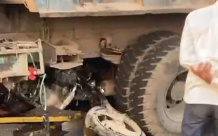 निगम का कचरा डंपर बना काल, मोटरसाइकिल सवार को कुचलकर उतारा मौत के घाट .