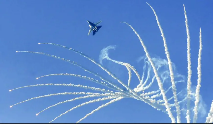 भारतीय वायुसेना का 93वां स्थापना दिवस: ब्रह्मपुत्र नदी पर भव्य एयर शो, 75 विमानों ने चमत्कार दिखाया