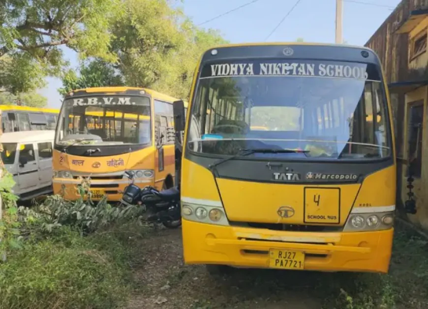 उदयपुर के झाड़ोल में स्कूल वैनों पर पुलिस का सख्ती का छापा: लापरवाही से 7 बाल वाहिनियां जब्त, मौत का पुराना काला अध्याय फिर सामने