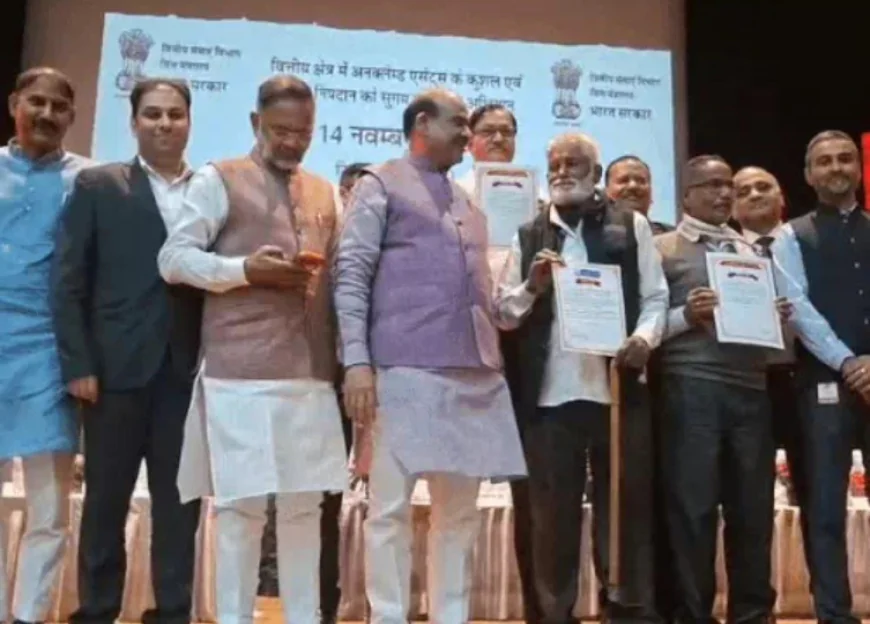 कोटा में 'आपकी पूंजी–आपका अधिकार' अभियान का शुभारंभ: लोकसभा अध्यक्ष ओम बिरला ने चेक, स्कूटी व इलेक्ट्रिक व्हीलचेयर बांटीं