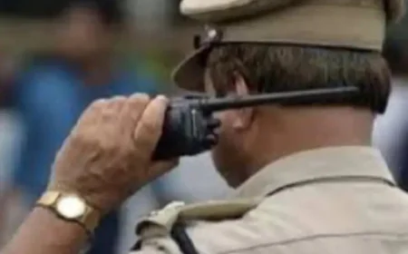 जयपुर में ट्रक ड्राइवर का दिल दहला देने वाला कृत्य: ट्रैफिक पुलिसकर्मी को बोनट पर लटकाकर दौड़ाया वाहन, नो-एंट्री उल्लंघन से भड़का विवाद