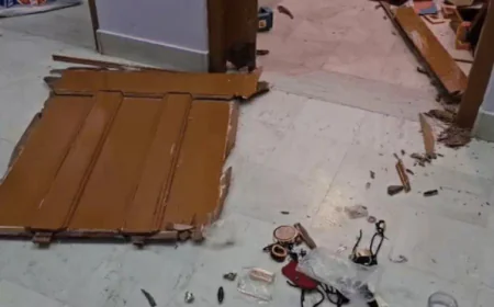 बाड़मेर में दिनदहाड़े बड़ी चोरी : छत से घुसे चोर, दरवाजे काटकर ले उड़े 9 तोला सोना, ढाई किलो चांदी और 3.70 लाख नकद