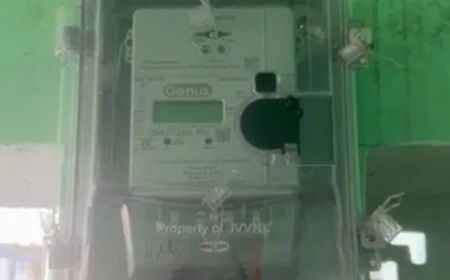 भरतपुर में स्मार्ट मीटर लगाने के नाम पर अवैध वसूली: ग्रामीणों का गुस्सा भड़का, निशुल्क बदलाव पर 600-1000 रुपये वसूलने का आरोप