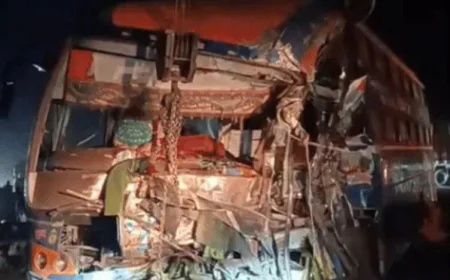 राजस्थान: सीकर में स्लीपर बस और ट्रक की भीषण टक्कर, 3 की मौत, 18 यात्री घायल; 7 की हालत गंभीर