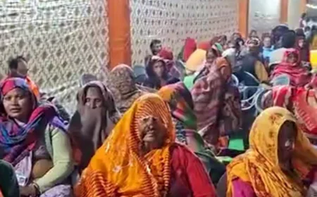 जयपुर रेलवे स्टेशन पर बुजुर्ग तीर्थ यात्रियों का हंगामा: “नहीं ले जाना था तो क्यों बुलाया?”