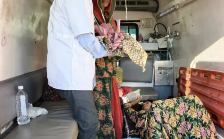 बाड़मेर के चौहटन में 108 एंबुलेंस में गूंजी किलकारी : बीच रास्ते में मां ने बेटे को जन्म दिया