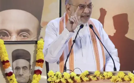 अंडमान: अमित शाह ने वीर सावरकर की प्रतिमा का अनावरण किया, कहा- अस्पृश्यता उन्मूलन के प्रयासों के लिए उन्हें वह सम्मान नहीं मिला जिसके वे हकदार थे