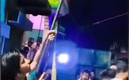 डांस करते हुए युवक ने की हवाई फायरिंग: वायरल वीडियो के बाद पुलिस ने दो बदमाशों को गिरफ्तार किया, हथियार की जांच जारी