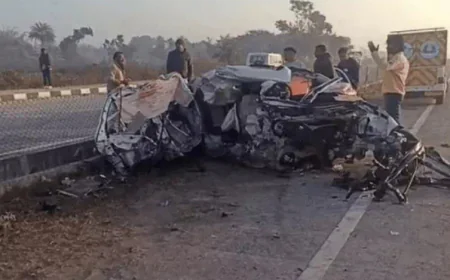 उदयपुर-चित्तौड़गढ़ हाईवे पर घने कोहरे से भयानक हादसा: तेज रफ्तार कार डिवाइडर से टकराई, दो युवकों की मौत, एक गंभीर रूप से घायल