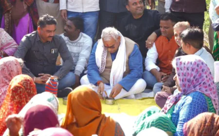 राजस्थान: शिक्षा मंत्री मदन दिलावर की सादगी ने जीता दिल, नरेगा महिलाओं के टिफिन से खाई बाजरे की रोटी, बोले- 'घणी चौकी साग बनाई री बाई'