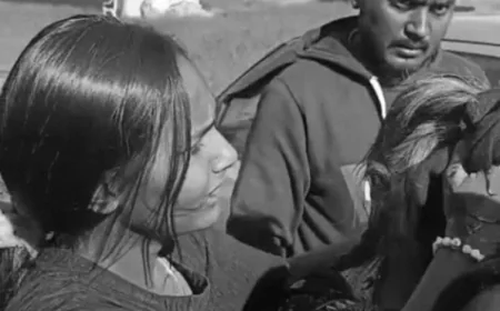 झुंझुनूं में रास्ते के विवाद पर भिड़े दो पक्ष: पथराव में मां-बेटी घायल, बुजुर्ग महिला का चेहरा खून से सना, बच्चे रोने लगे; वीडियो वायरल