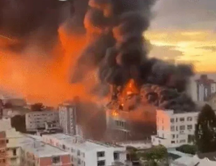 ब्राजील के सांता मारिया में ऐतिहासिक कोलेजियो मारिस्ता सांता मारिया स्कूल में भीषण आग