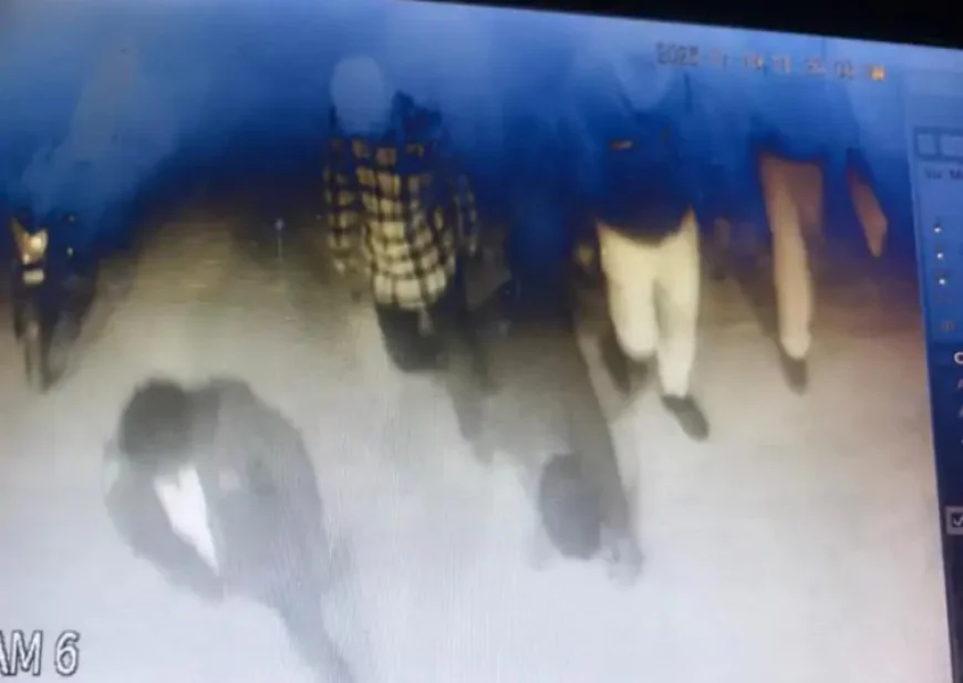 बाड़मेरः मेडिकल करवाकर लौटते वक्त पुलिस की गाड़ी से कूदकर युवक फरार, अंधेरे का फायदा उठाया; पदचिन्हों के आधार पर सर्च ऑपरेशन जारी