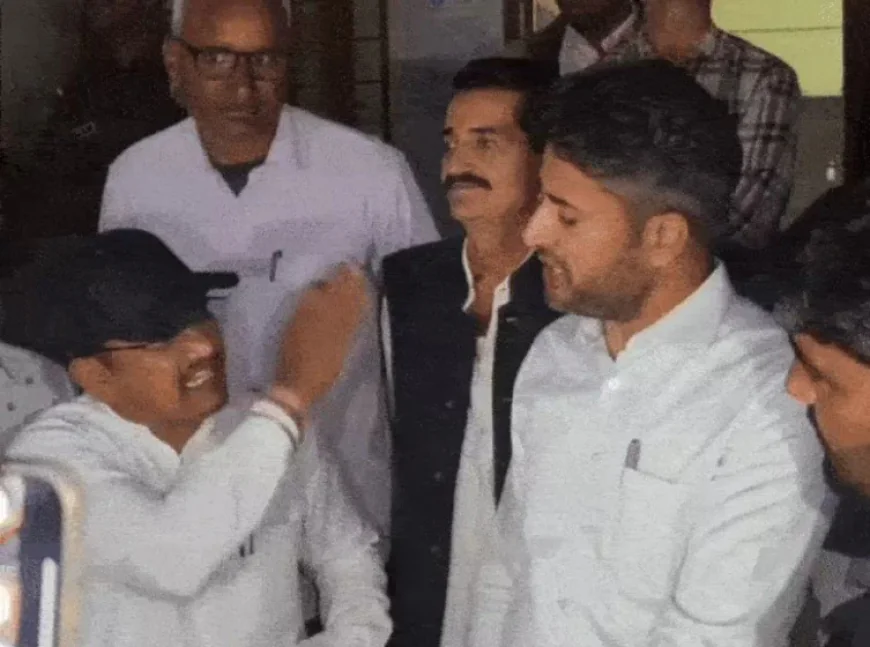 बाड़मेर: गुड़ामालानी में एसडीएम और भाजपा प्रधान के बीच तीखी बहस, अफसर बोले- “चांद लाकर दे दो तो मैं कहां से लाऊंगा”, प्रधान नाराज़ हो गए