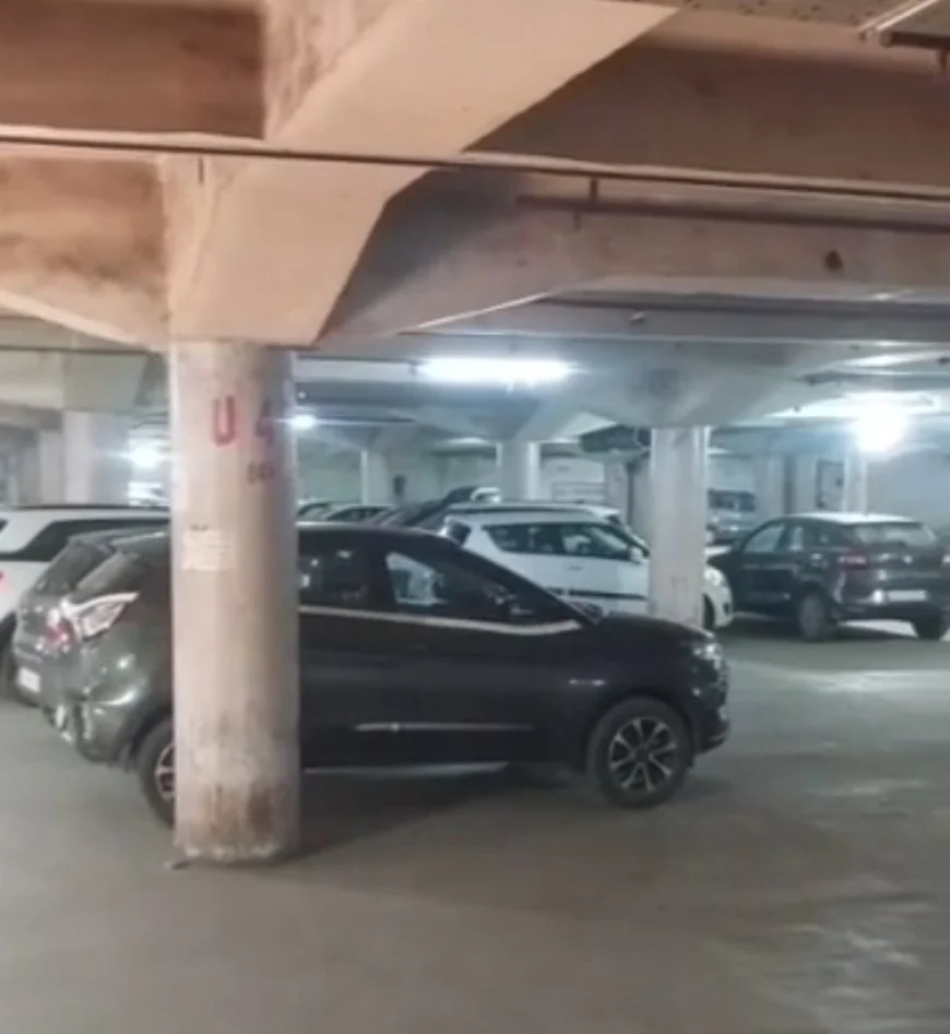 जयपुर: एसएमएस हॉस्पिटल की पार्किंग बनी सुरक्षा का खतरा, सालों से खड़े लावारिस वाहनों ने बढ़ाई मुश्किलें