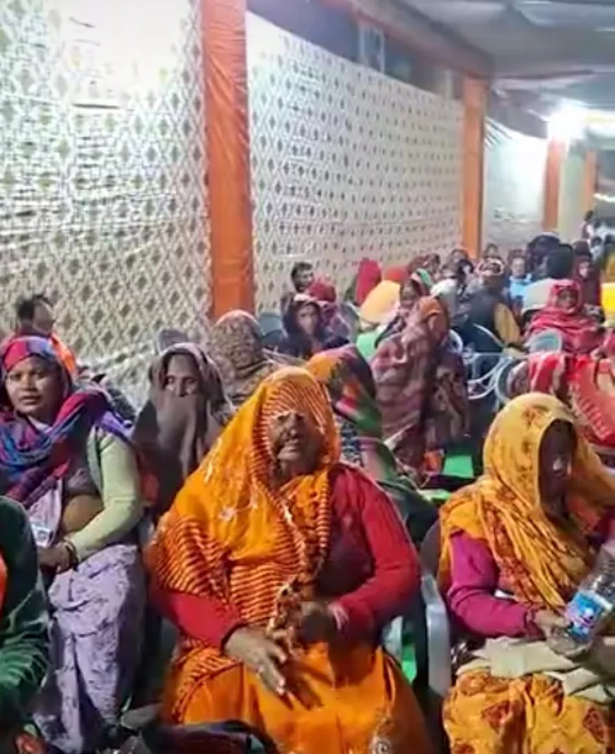 जयपुर रेलवे स्टेशन पर बुजुर्ग तीर्थ यात्रियों का हंगामा: “नहीं ले जाना था तो क्यों बुलाया?”