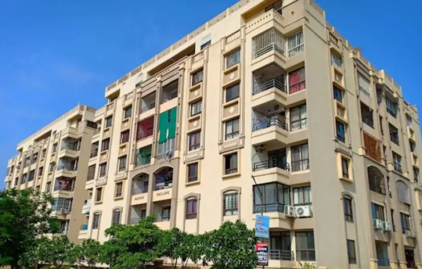 उदयपुर: ढाई घंटे तक लिफ्ट में फंसी रही महिला, रिवर्स चलकर छत पर अटकी लिफ्ट, ड्रिल मशीन से दीवार तोड़कर निकाला गया