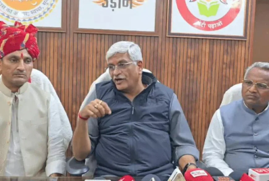 केंद्रीय मंत्री गजेंद्र सिंह शेखावत का बाड़मेर दौरा: मजाकिया अंदाज में विधायक को कहा- बिना खाना खिलाए पैदल चला रहे हो, हद करते हो