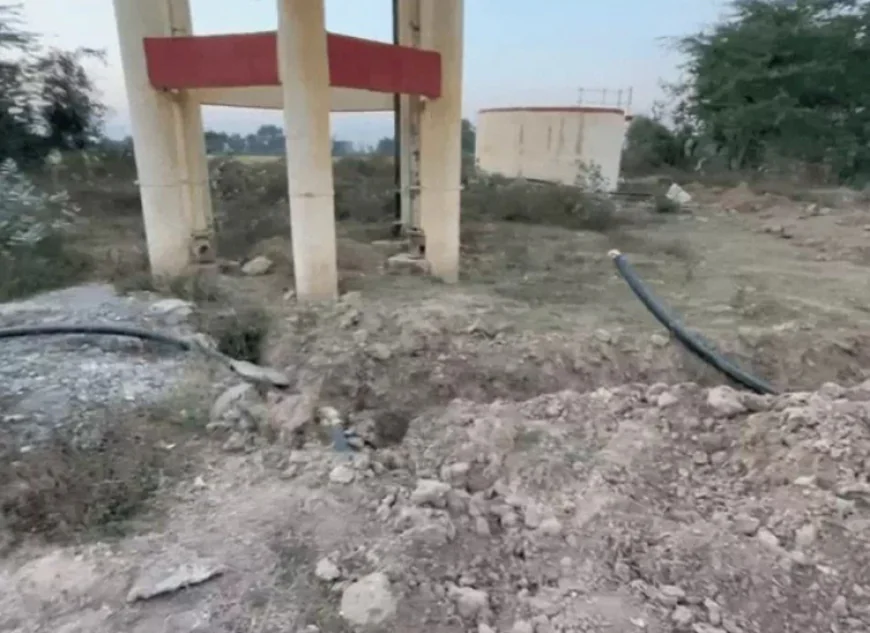 नेवाड़ी गांव में पानी का संकट: जल जीवन मिशन की अधर में लटकी योजना, ग्रामीण पैसे देकर खरीद रहे पानी