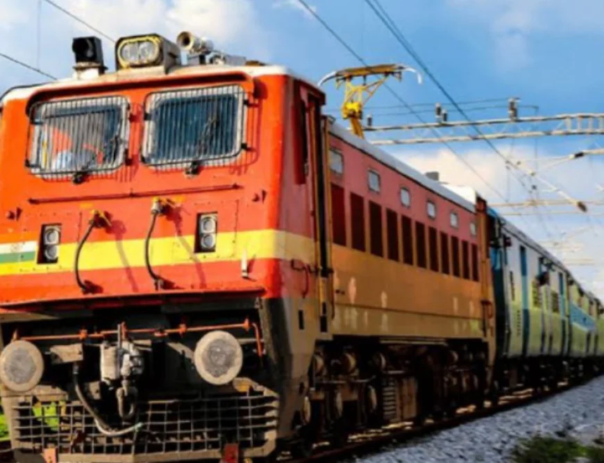 भारतीय रेलवे ने किराया बढ़ाया: 26 दिसंबर 2025 से लंबी दूरी की यात्रा महंगी, छोटी दूरी और लोकल ट्रेनों में कोई बदलाव नहीं