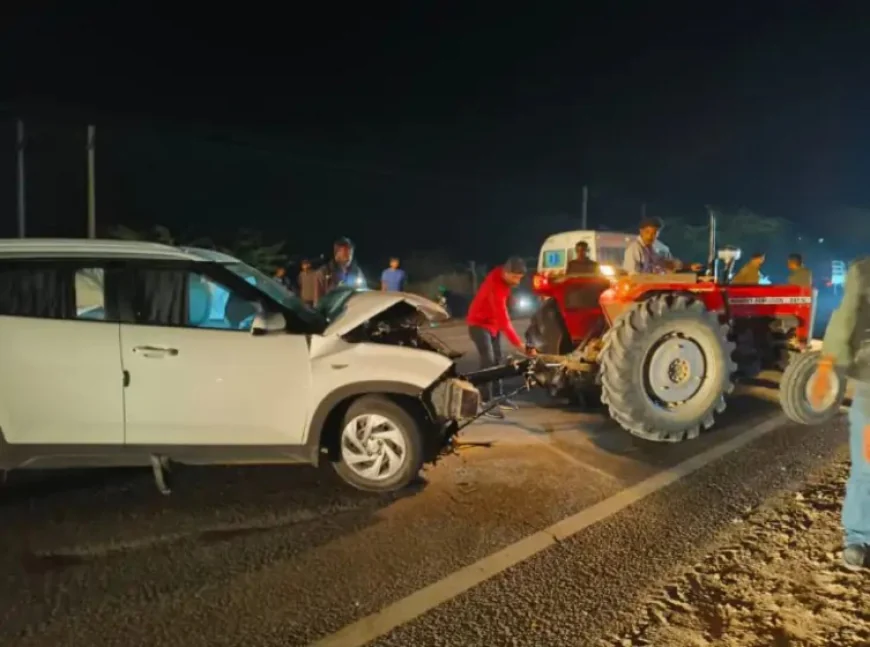 बाड़मेर हाईवे पर भीषण सड़क हादसा: स्कॉर्पियो-क्रेटा की आमने-सामने टक्कर, एयरबैग्स ने बचाई 4 लोगों की जान, बाइक सवार गंभीर रूप से घायल