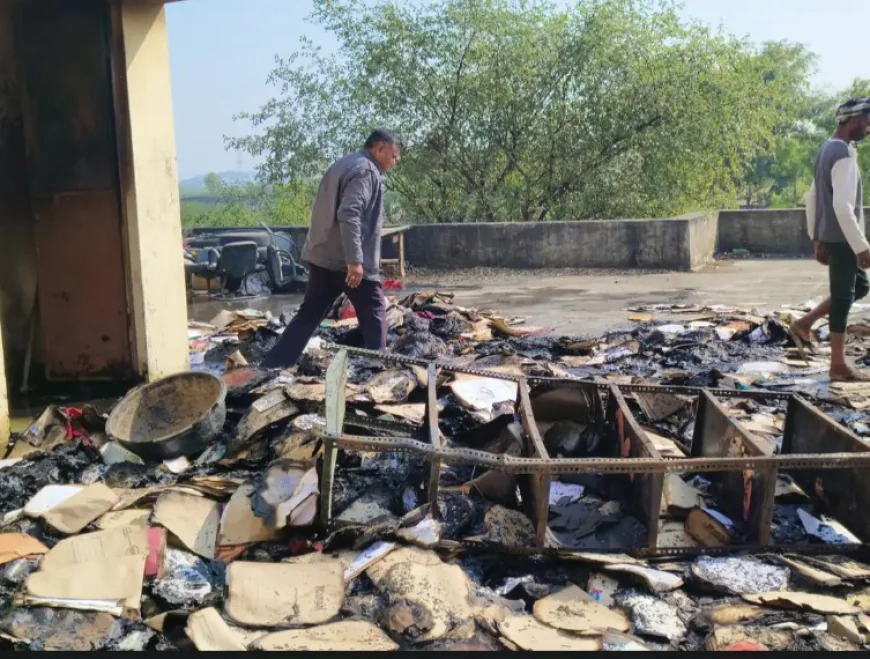 ब्यावर RTO कार्यालय के रिकॉर्ड रूम में लगी भीषण आग: महत्वपूर्ण दस्तावेज जलकर हुए राख, शॉर्ट सर्किट बताई जा रही वजह