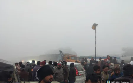 किशनगढ़ में सोलर कंपनी कर्मचारियों से भरी बस पलटी, 30 से अधिक घायल, पांच की हालत गंभीर