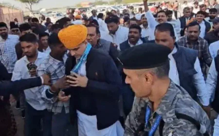 डोटासरा बोले- अमित शाह ने जयपुर दौरे पर भाजपा नेताओं की क्लास लगाई; धोरीमन्ना में जेसीबी से फूलों की बारिश कर स्वागत, हेमाराम चौधरी के समर्थन में कांग्रेस नेताओं की जन आक्रोश रैली