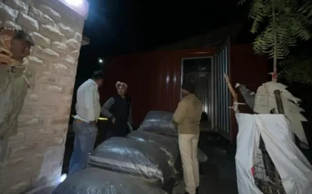 जुगाड़ से ट्रक में बनाया गुप्त कंपार्टमेंट, फिर लगाया हाइड्रोलिक जैक: बाड़मेर में 876 किलो डोडा-पोस्त जब्त, ड्राइवर अंधेरे में भागा