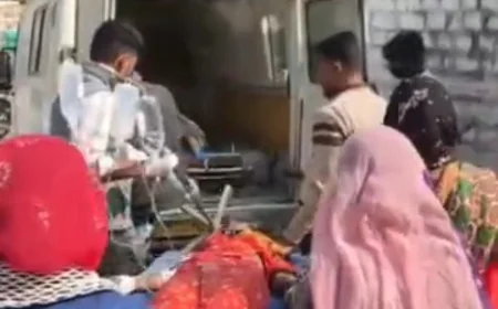 अजीत गांव में महिला पर धारदार हथियार से हमला: बदमाश ने गले पर किया वार, खून से लथपथ हालत में अस्पताल पहुंचाई गई