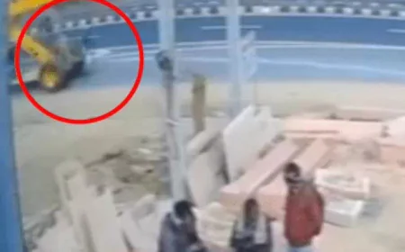 दौसा में दिल दहला देने वाला हादसा: हाईवे की सर्विस रोड पर पैदल चल रहे बुजुर्ग किसान को तेज रफ्तार क्रेन ने कुचल दिया, शव सड़क पर चिपक गया, ड्राइवर फरार