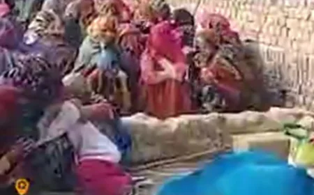 मां पर ईंट से ताबड़तोड़ हमला: बेटे ने बीच सड़क पर की मां की क्रूर हत्या, मानसिक रूप से परेशान आरोपी ने तब तक वार किए जब तक मौत नहीं हो गई