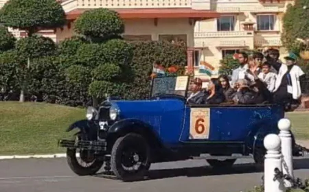जयपुर की सड़कों पर दौड़ीं 100 से ज्यादा विंटेज कारें: 'मिस्टर बीन' वाली मिनी से लेकर बुगाटी तक, दुनिया की पहली AC कार पैकार्ड ने मचाया धूम