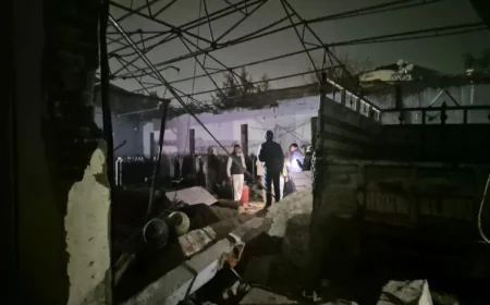 जयपुर में फैक्ट्री में ऑक्सीजन सिलेंडर ब्लास्ट: 1 की मौत, टिन शेड उड़ा, दीवार ढही; मैनेजर समेत 2 घायल