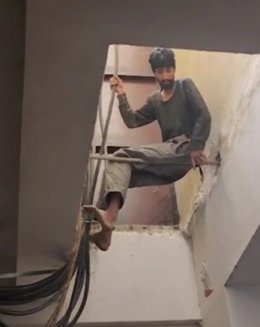 अजमेर JLN हॉस्पिटल में सनसनीखेज घटना: जम्मू-कश्मीर का युवक बिजली के तारों पर चढ़ा, किडनैपिंग का दावा कर परिवार को चौंकाया