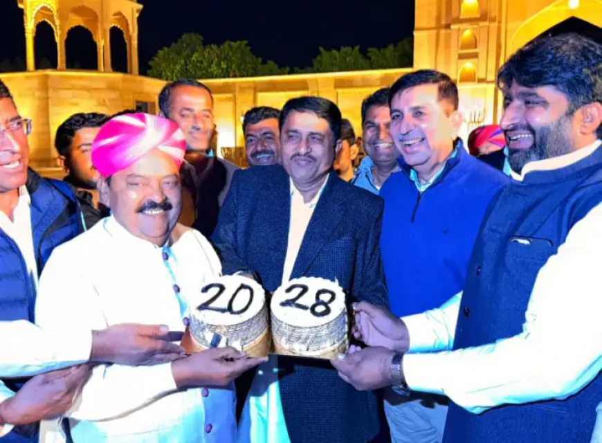 जैसलमेर कांग्रेस में एकता का संदेश: अमरदीन फकीर के 39वें जन्मदिन पर पूर्व MLA रूपाराम का जोरदार डांस, पूर्व मंत्रियों ने बजाई तालियां