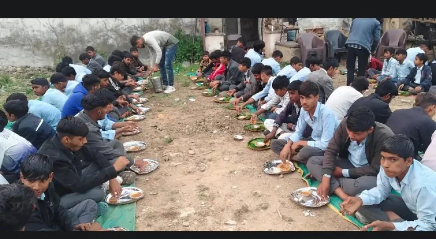 भीलवाड़ा के नंदराय कस्बे में छात्रों का भावुक धरना: लेक्चरर शंकरलाल जाट के ट्रांसफर के खिलाफ रातभर कड़ाके की ठंड में प्रदर्शन, लड़कियां फूट-फूटकर रो पड़ीं