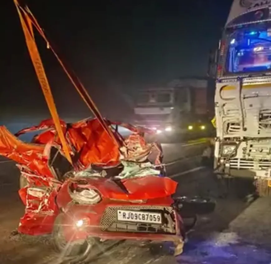 चित्तौड़गढ़-उदयपुर हाईवे पर भीषण सड़क हादसा: बिजनेसमैन की कार ट्रेलर से टकराई, परिवार के 4 सदस्यों की मौत; 6 साल का मासूम बेटा बाल-बाल बचा