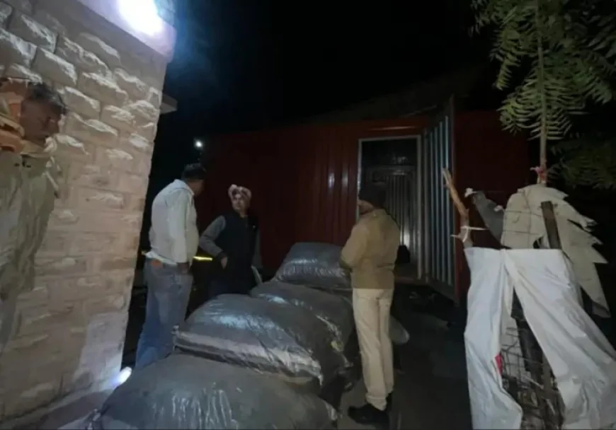 जुगाड़ से ट्रक में बनाया गुप्त कंपार्टमेंट, फिर लगाया हाइड्रोलिक जैक: बाड़मेर में 876 किलो डोडा-पोस्त जब्त, ड्राइवर अंधेरे में भागा