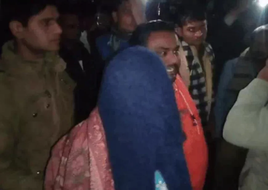 अजमेर में देर रात गांधी भवन चौराहे पर हंगामा: किन्नर समेत संदिग्धों को पुलिस ने हिरासत में लिया, अवैध गतिविधियों और लूटपाट के आरोप