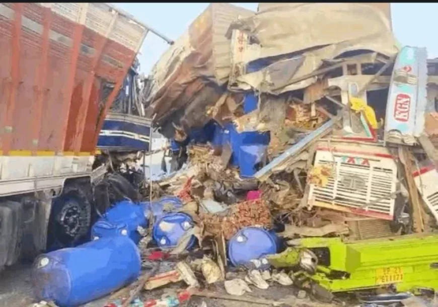 भीलवाड़ा: घने कोहरे के कारण जहाजपुर-शाहपुरा रोड पर दो ट्रकों की भीषण भिड़ंत, दोनों ड्राइवर गंभीर रूप से घायल; हायर सेंटर रेफर