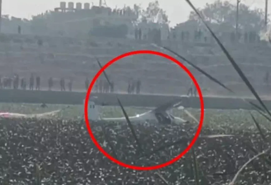 प्रयागराज में सेना का ट्रेनिंग एयरक्राफ्ट तालाब में क्रैश: हवा में डगमगाया, तेज धमाके जैसी आवाज, 3 लोगों को स्थानीय लोगों ने बचाया; रेस्क्यू ऑपरेशन जारी