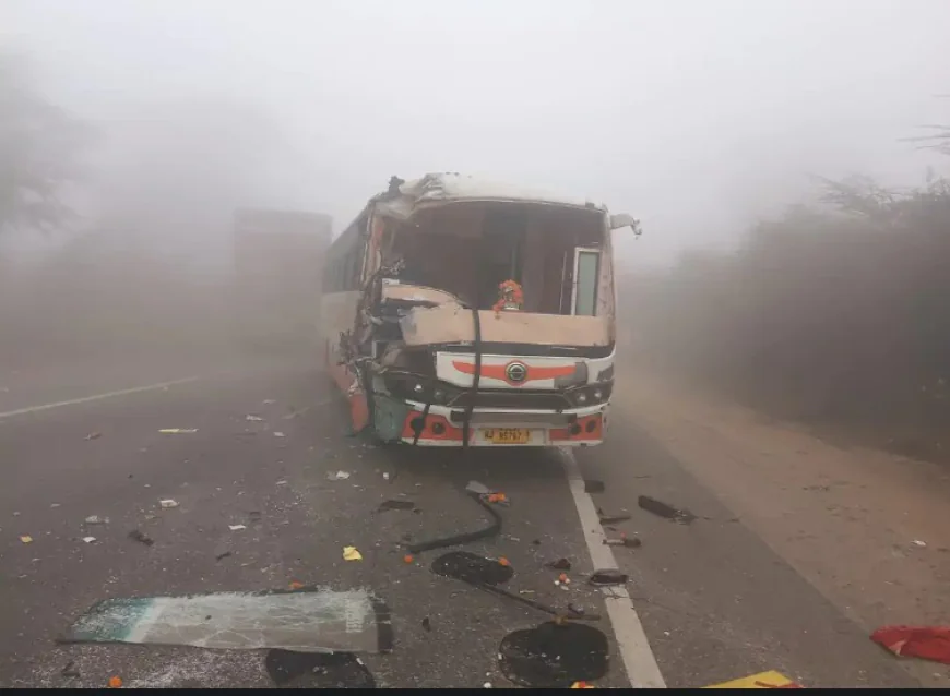 राजस्थान में घने कोहरे का कहर: एम्बुलेंस-ट्रक टक्कर में मरीज की मौत, सीकर में चार वाहनों की भिड़ंत से 10 घायल; 22-23 जनवरी को आंधी-बारिश और ओलों की चेतावनी