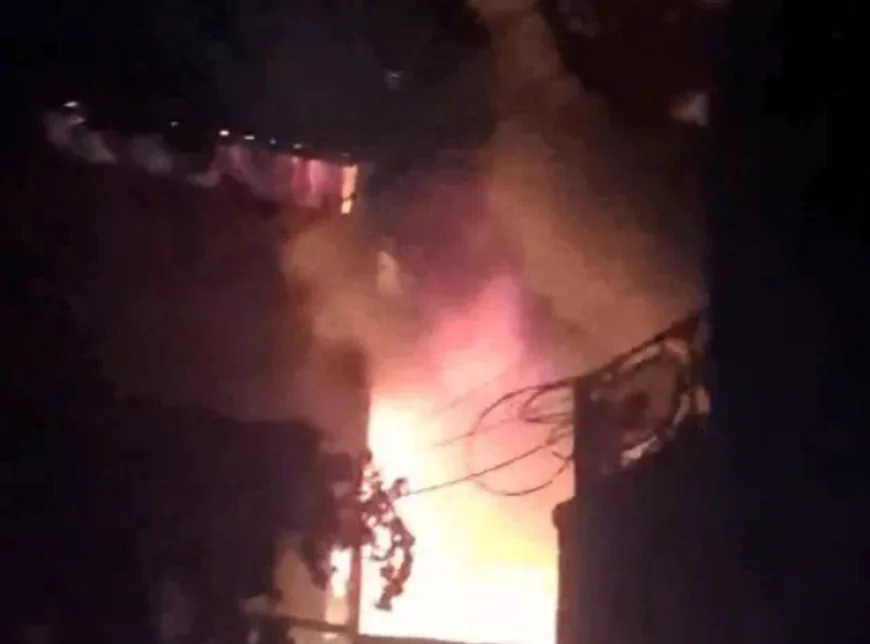 नागौर में व्यास कॉलोनी के रिहायशी मकान में भीषण आग: एसी में शॉर्ट सर्किट से लगी आग, लाखों की मशीनें और कच्चा माल जलकर खाक, बड़ा हादसा टला