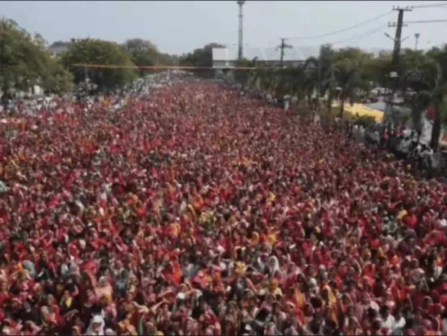 बागेश्वर धाम के आचार्य पंडित धीरेंद्र शास्त्री पहुंचे कोटा, रामगंजमंडी में भक्तों का जोश देख महिलाओं के लिए कलश भी कम पड़े; 3 दिन चलेगी श्रीरामकथा