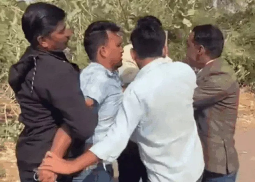 बाड़मेर में बिजली चोरी के खिलाफ कार्रवाई पर AEN को थप्पड़: युवक ने कॉलर पकड़कर मारपीट की, सरकारी दस्तावेज़ों को पहुंचाया नुकसान; वीडियो वायरल