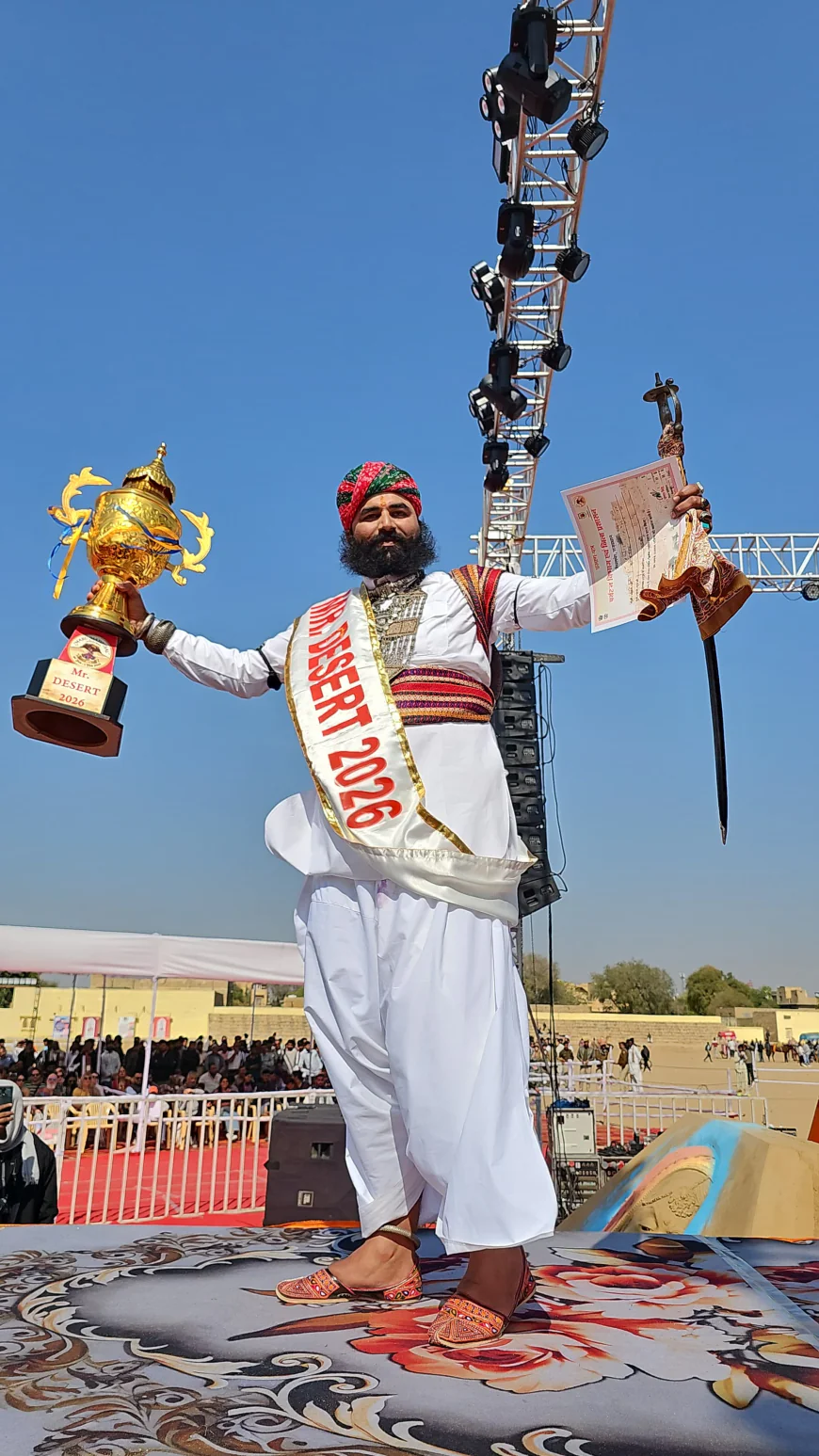 जैसलमेर मरू महोत्सव 2026: मनीष पंवार बने मिस्टर डेजर्ट, बीकानेर की कुसुम पंवार ने जीता मिस मूमल का खिताब