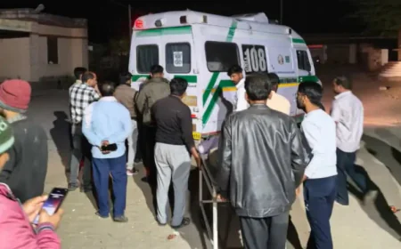 बाड़मेर में दो बाइकों की भीषण आमने-सामने भिड़ंत: 4 लोग घायल, एक की हालत गंभीर होने पर जोधपुर रेफर