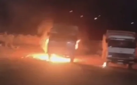 जोधपुर में देर रात आगजनी से सनसनी घर में घुसकर चार वाहनों को फूंका अवैध खनन विवाद बना वजह...